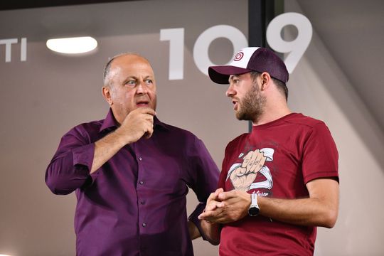 Victor Angelescu (dreapta), alături de Dan Șucu