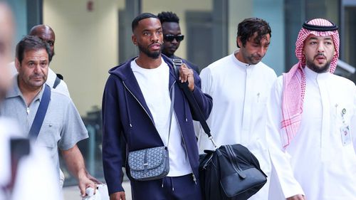 Ivan Tooney, pe aeroport, după ce a semnat cu Al-Ahli