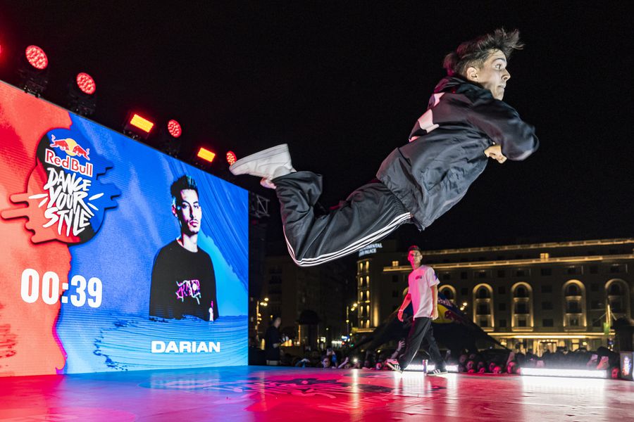 Sătănel (Alexandra Barac) câștigă pentru a doua oară  Red Bull Dance Your Style