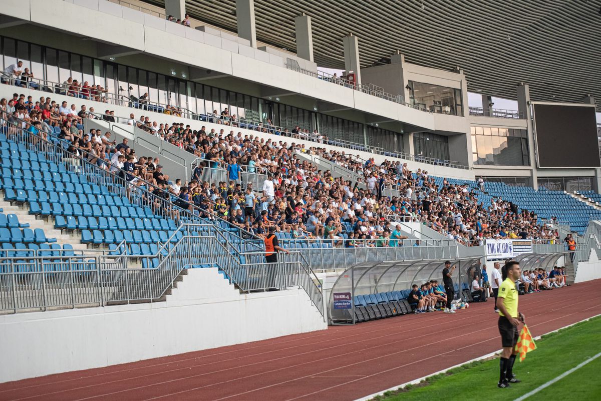 3000 de oameni la un meci din Liga 4! Imagini spectaculoase la Târgu Jiu