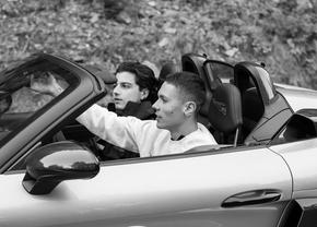 David Popovici și-a condus bolidul de lux la evenimentul organizat de Porsche în România: „Tribute to Transfăgărașan”