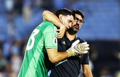 Campionul mondial a așteptat oferta toată ziua, dar n-a mai venit! Blocat la clubul din Premier League