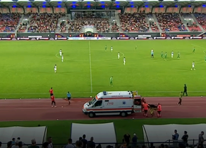 Momente de panică la meciul din Liga 2: i s-a făcut rău și a fost nevoie de intervenția ambulanței