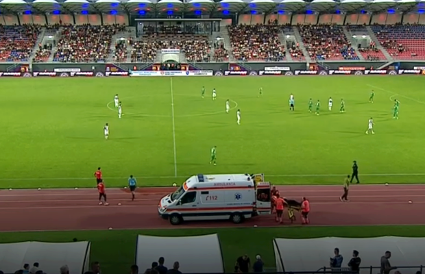 Momente de panică la meciul din Liga 2: i s-a făcut rău și a fost nevoie de intervenția ambulanței