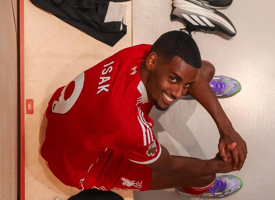 Alexander Isak a făcut cunoștință cu vestiarul lui Liverpool / Foto: Liverpool FC Anfield of gold