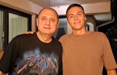 David Popovici s-a întâlnit cu Emil Hossu-Longin, la o lună după medaliile de aur de la Singapore: „M-a găsit”