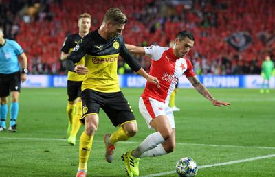 SLAVIA - DORTMUND 0-2 // Nicolae Stanciu putea să contribuie la o nouă surpriză: cum s-a descurcat „tricolorul” în fața lui Dortmund