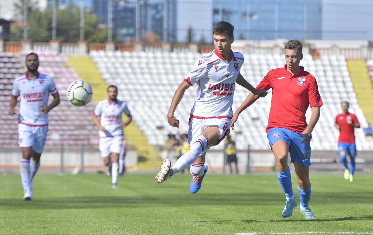 FOTO CSA Steaua, victorie de răsunet cu Dinamo II, 3-1! „Militarii”, parcurs perfect în Liga 3