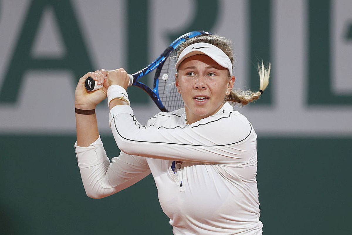 Amanda Anisimova, criticată dur după meciul cu Simona Halep: „A venit ca la nuntă! Țipa frustrată, atingând ridicolul”