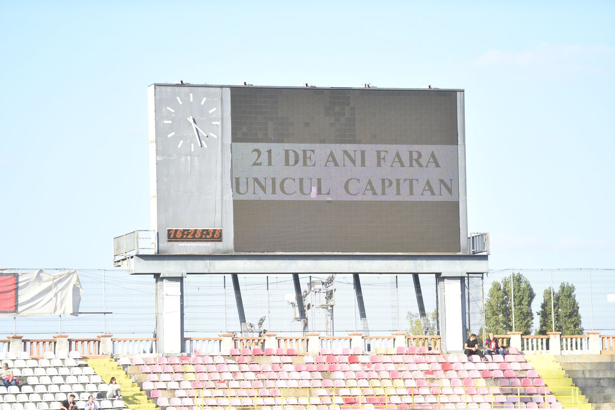 Momente emoționante la Dinamo - UTA » „Câinii” l-au comemorat pe Cătălin Hîldan