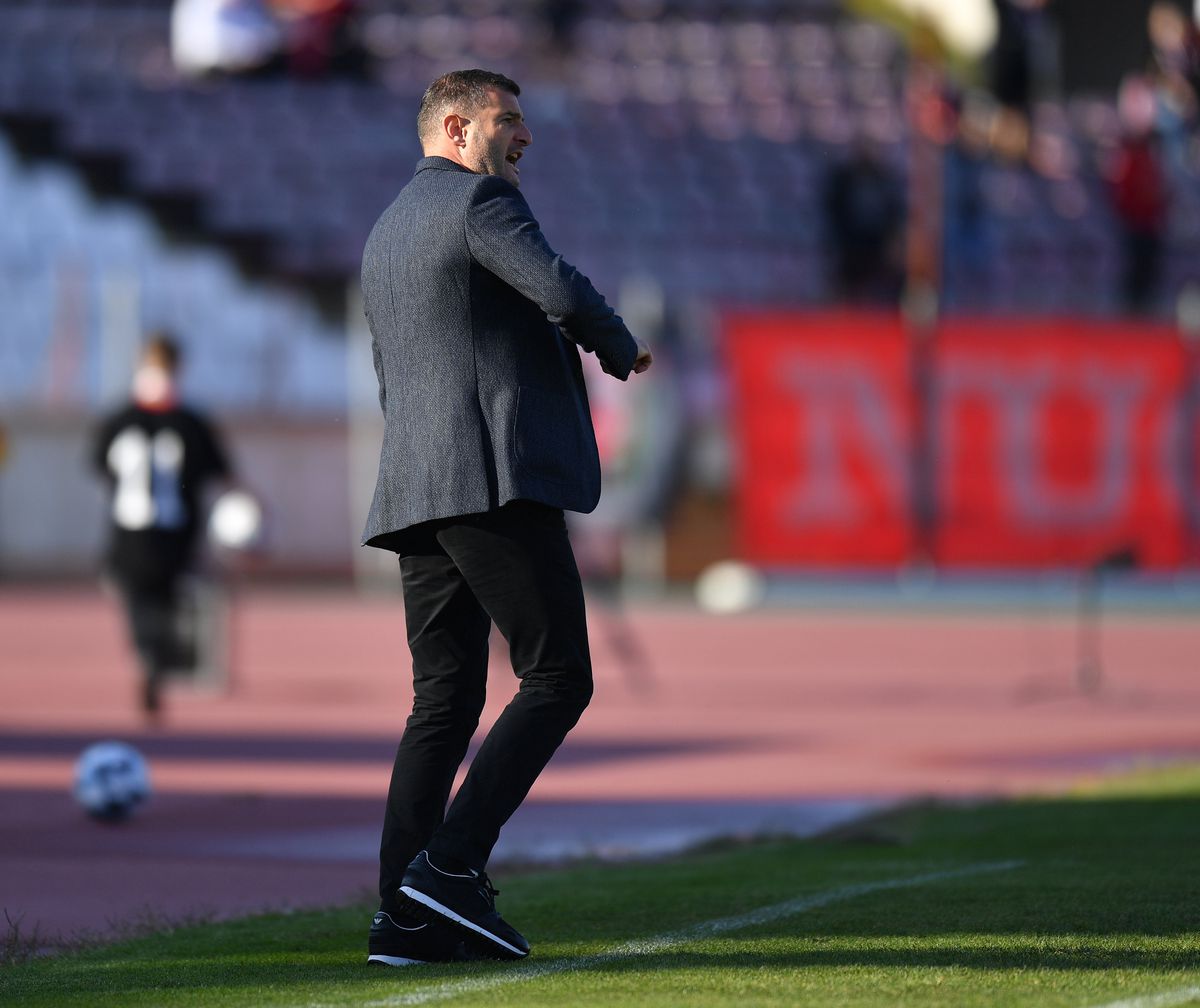 Dinamo - UTA, Batha, eliminat după ce l-a lovit pe Torje: „O prostie, dar nu e de «roșu»! Se ține de față, însă l-a lovit în gât”