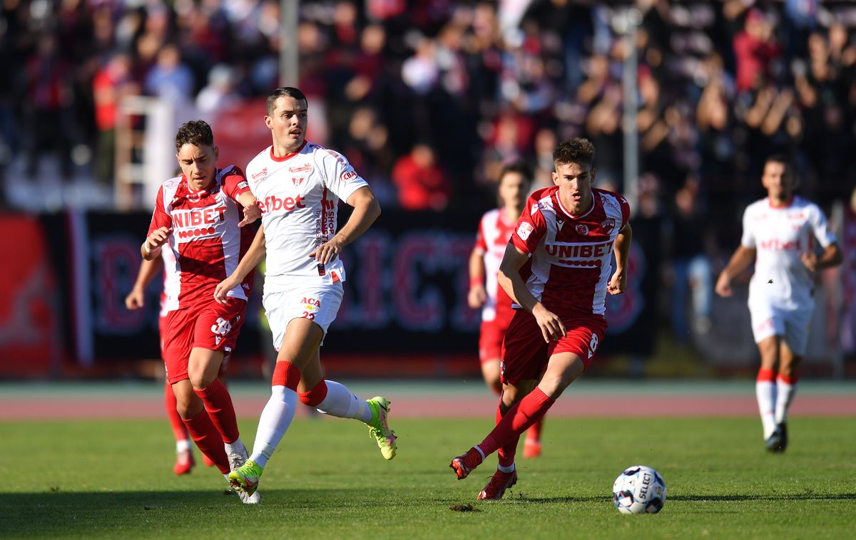 Dinamo - UTA, Batha, eliminat după ce l-a lovit pe Torje: „O prostie, dar nu e de «roșu»! Se ține de față, însă l-a lovit în gât”