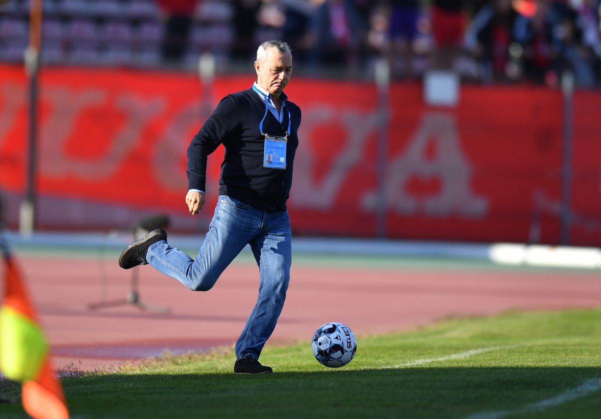 Un mare dinamovist îl apără pe ratangiul de la Dinamo, dar e sigur: „Vor dispărea mulți jucători, Rednic face curățenie”