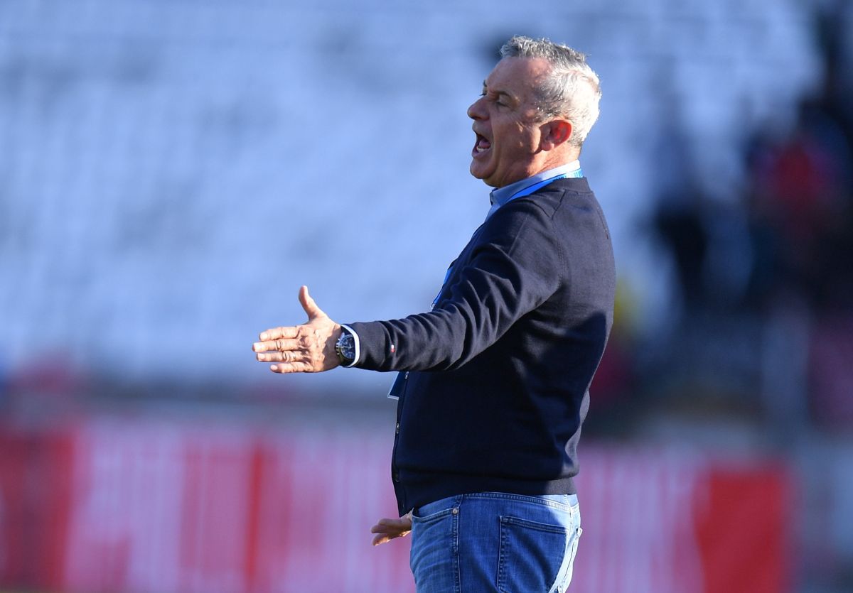 Dinamo - UTA, gol ciudat încasat de „câini”! Reușita lui Miculescu a surprins pe toată lumea: comentatorii au crezut că e autogol