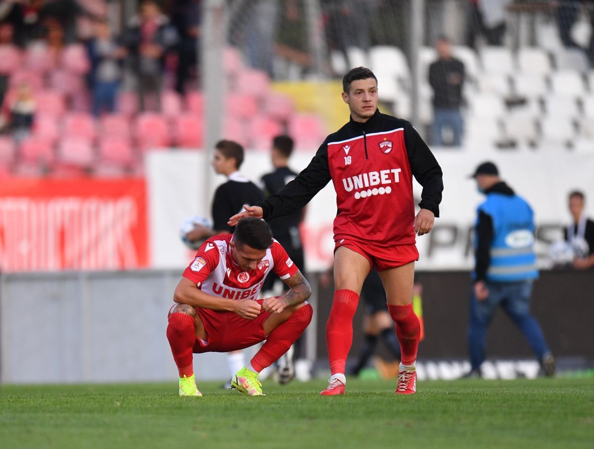 Ce s-a întâmplat imediat după finalul meciului Dinamo - UTA 2-2 + Gestul lui Torje față de Moldoveanu