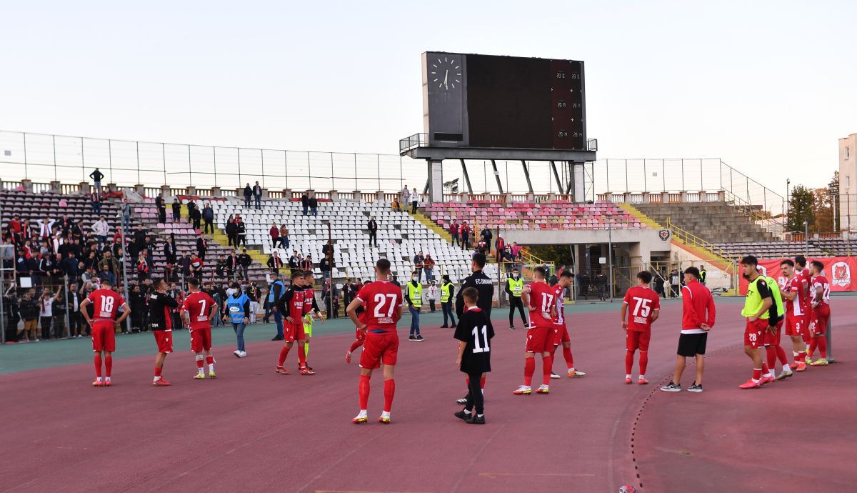 Dinamo - UTA, gol ciudat încasat de „câini”! Reușita lui Miculescu a surprins pe toată lumea: comentatorii au crezut că e autogol