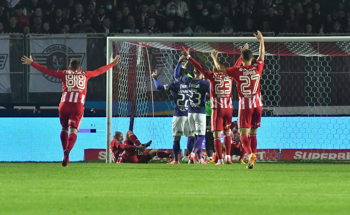 Portarul Rapidului îi acuză pe fanii lui Sepsi: „Nu le convenea că sunt român! Altfel de ce m-au înjurat tot meciul?”