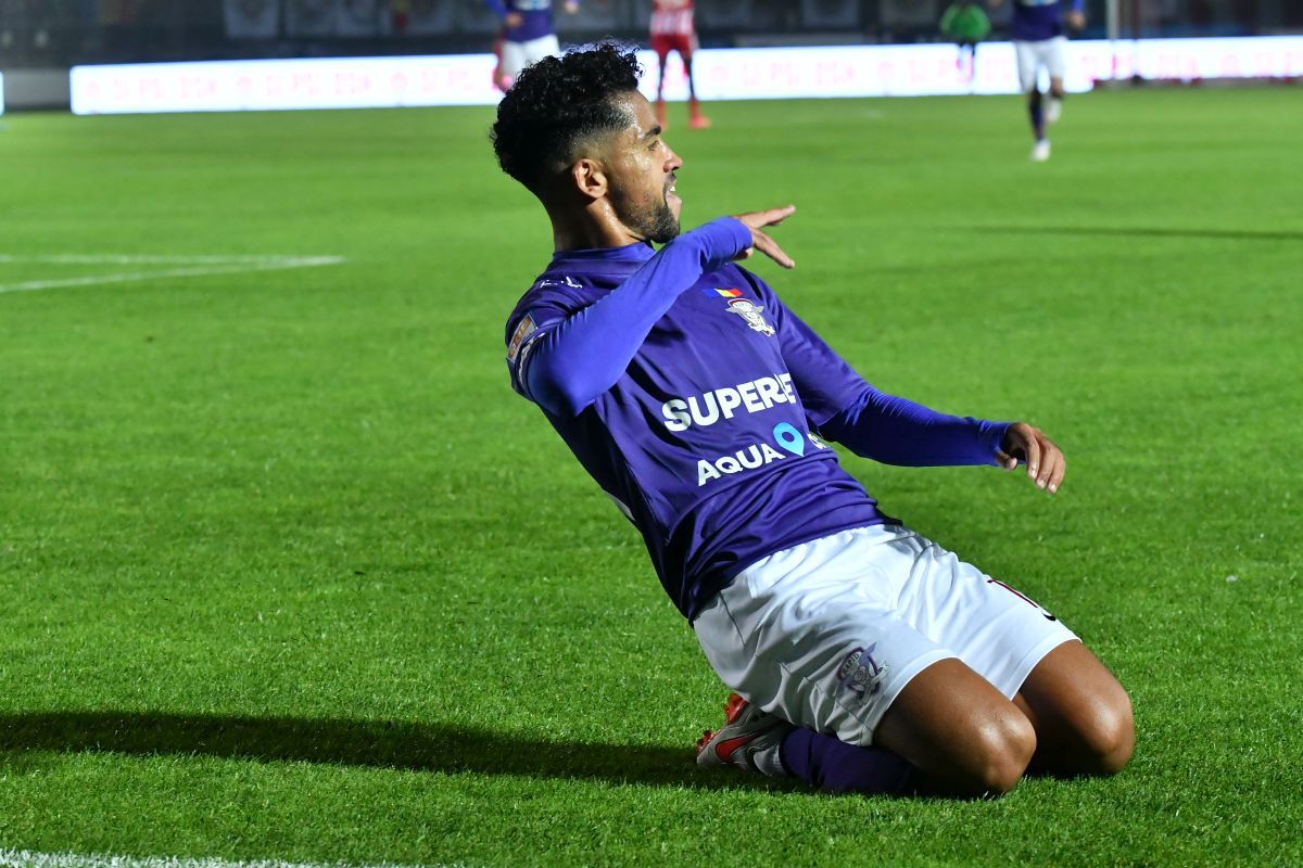 Omul care vrea să-i interzică Rapidului să joace în alb-violet își explică protestul: „Se încalcă niște drepturi! Să se facă puțină ordine în țară” + și FC Argeș e contestată!