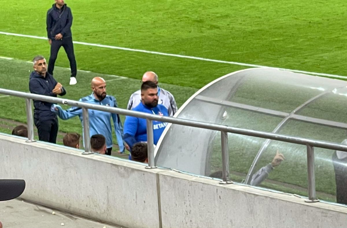 Lui Andrei Prepeliță i s-a făcut rău și a plecat la vestiare în prima repriză a meciului FCSB - FC Argeș