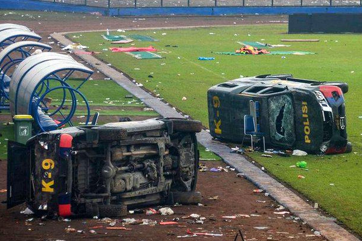 Fost jucător în Liga 1, pe teren la tragedia din Indonezia: „Fanii au vrut să vină după noi la vestiare. Din ce știu, sunt 200 de morți”