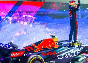 Sergio Perez triumfă în Singapore și salvează onoarea Red Bull » Încă o decepție pentru Ferrari, iar Verstappen amână sărbătoarea titlului