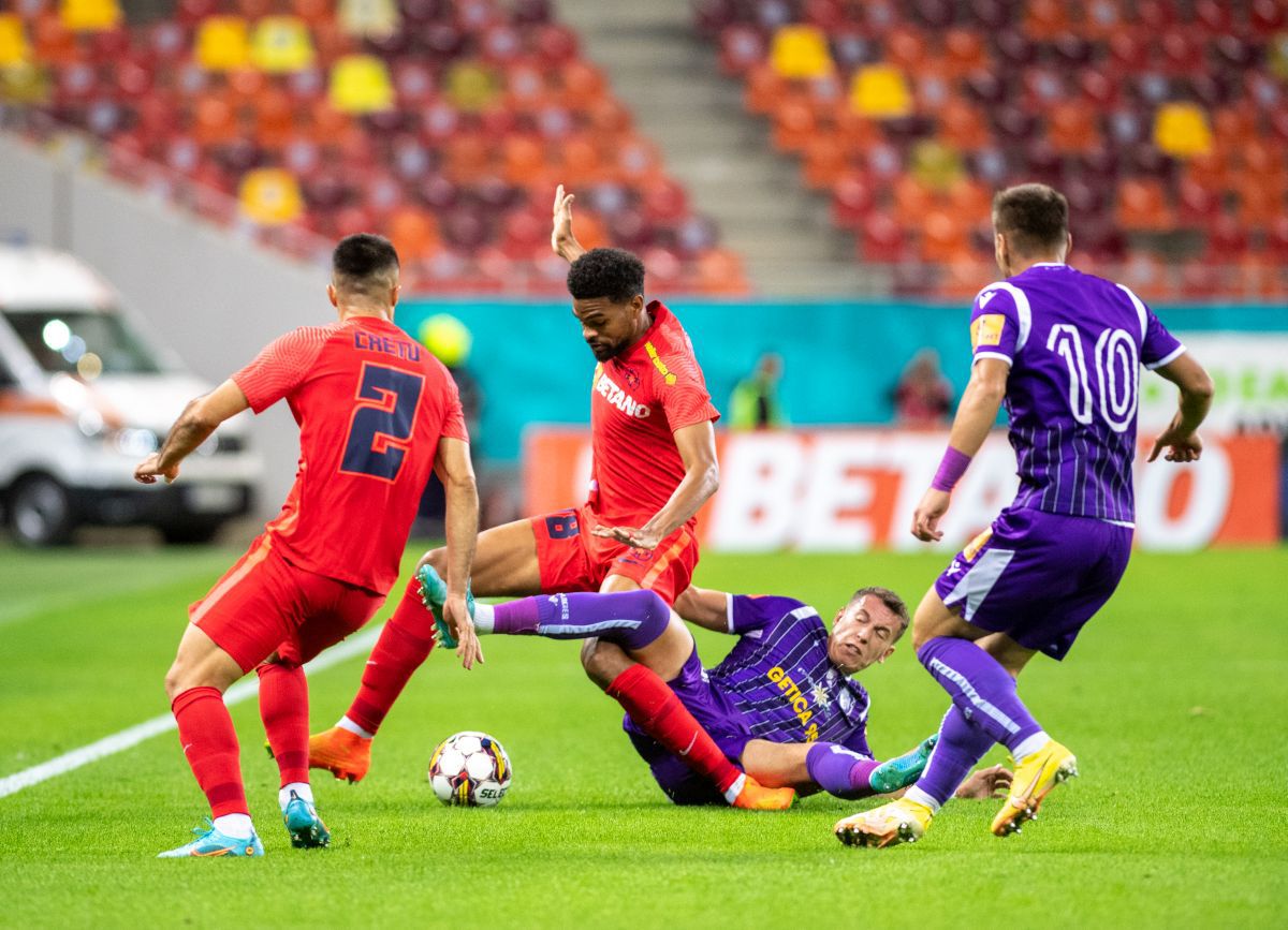 Piteștenii au ieșit la atac, după eșecul cu FCSB: „Arbitraj șmecheresc, avea dreptate Rădoi!” + Verdictul specialistului la faza incriminată