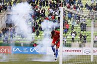 Portar atacat și rănit cu petarde într-un derby din Chile » Partida a fost suspendată