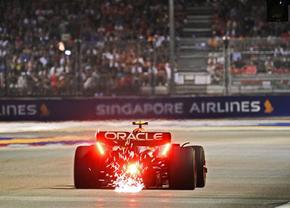 MP Singapore are loc ACUM! Avem Safety Car după ciocnirea dintre Zhou și Latifi