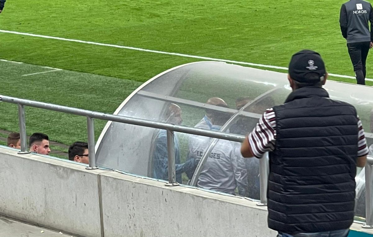 Lui Andrei Prepeliță i s-a făcut rău și a plecat la vestiare în prima repriză a meciului FCSB - FC Argeș