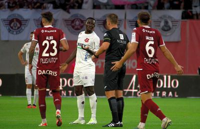 Mihai Stoica a cerut excluderea unui arbitru, clubul „vătămat” răspunde: „Nu aș putea să spun că nu sunt mulțumit de arbitraj”