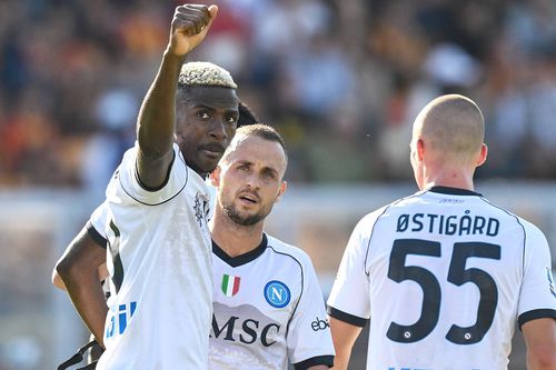 Victor Osimhen a închis conflictul cu Napoli. Foto: Imago Images