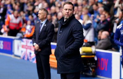 Antrenorul care „i-a făcut vânt” lui Ianis Hagi de la Rangers, dat afară de scoțieni