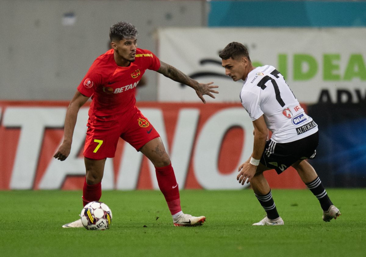 Gigi Becali atacă un titular de la FCSB: „I-a intrat în cap că e mare fotbalist. Acum s-a apucat de gâdilat mingea”