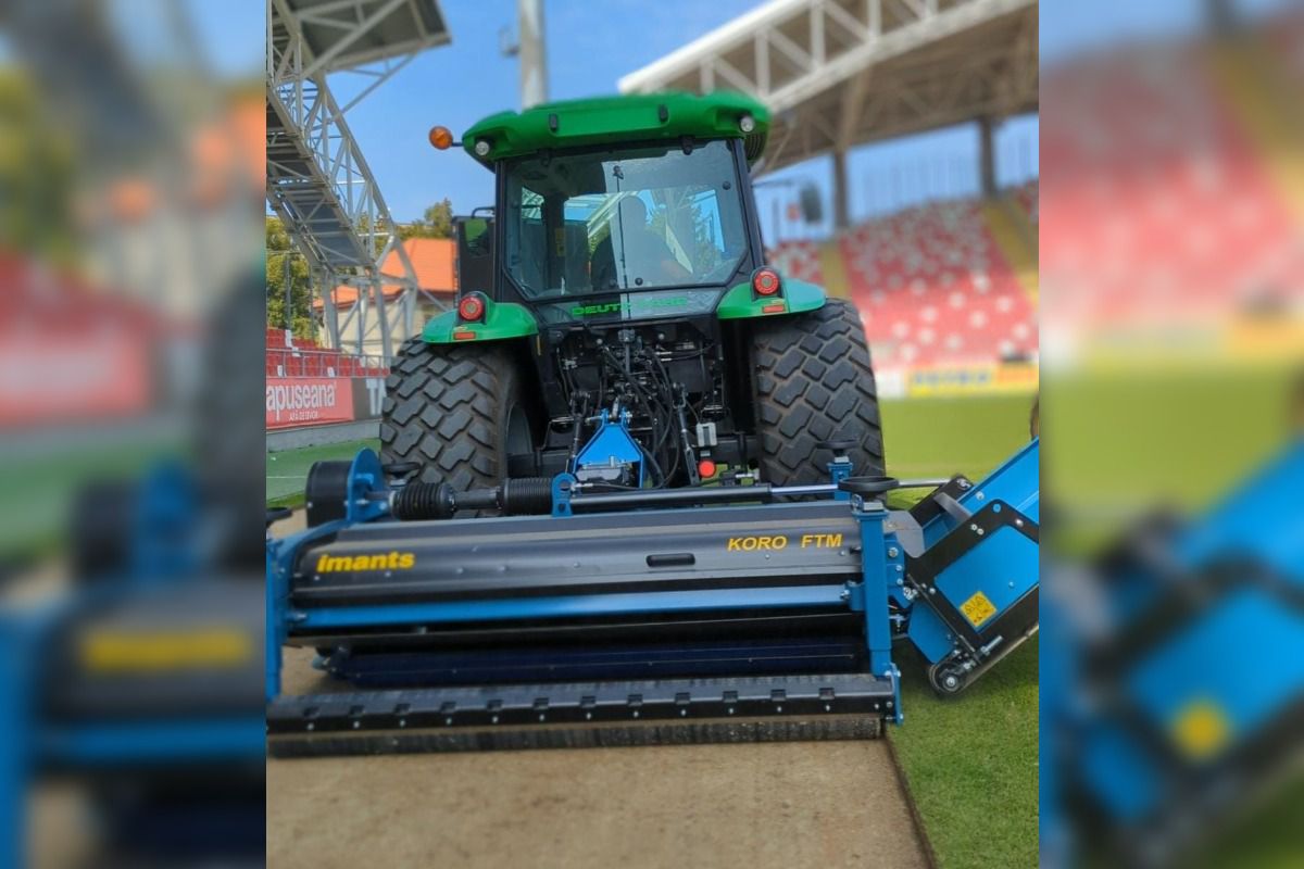 Imaginile zilei în Superliga » Au intrat tractoarele pe „bijuteria” de 14 milioane de euro