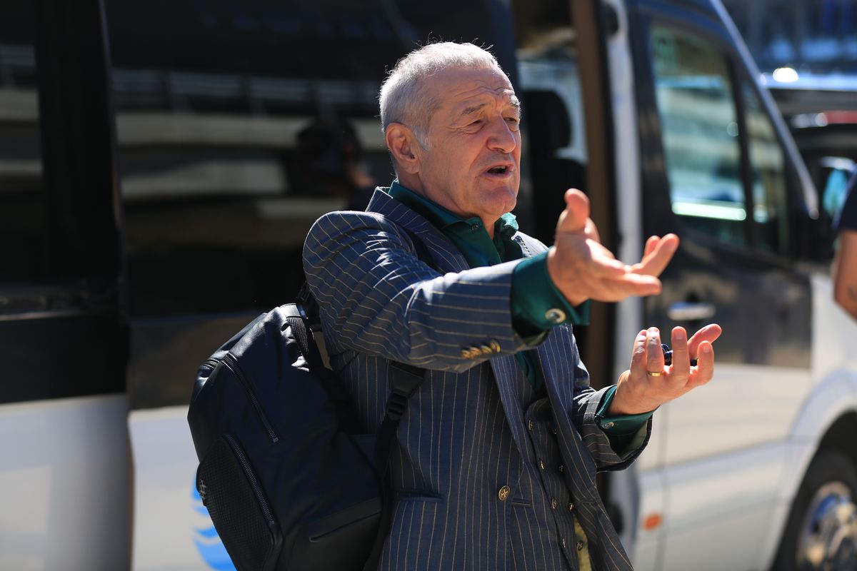 Gigi Becali le-a dat lecții de tactică jucătorilor în avion: „Vă spun ce i-am zis și lui Olaru. I-am luat pe rând!”