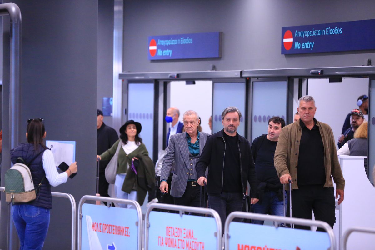 Gigi Becali le-a dat lecții de tactică jucătorilor în avion: „Vă spun ce i-am zis și lui Olaru. I-am luat pe rând!”