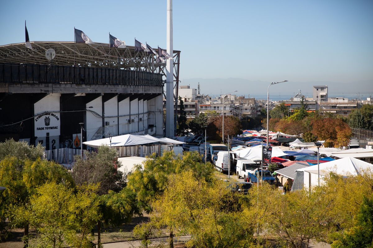 Piaţa la stadionul Toumba