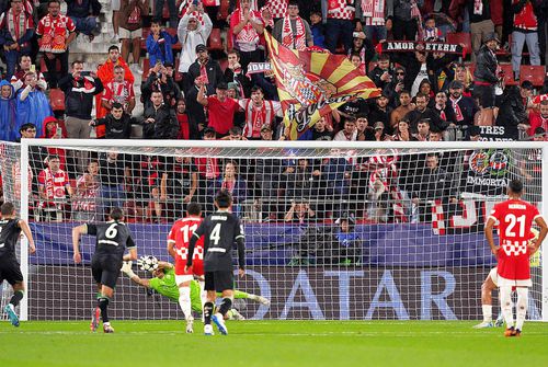 Atât Paulo Gazzaniga, cât și Timon Wellenreuther au apărat penalty-uri în Girona - Feyenoord // foto: Guliver/gettyimages