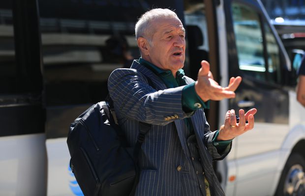 Cu rucsac de 2.000€ pe umăr, Gigi Becali a făcut show și la sosirea la Salonic: „Aici s-au născut bunicii mei! Grecii au cam părăsit bisericile, noi le umplem”