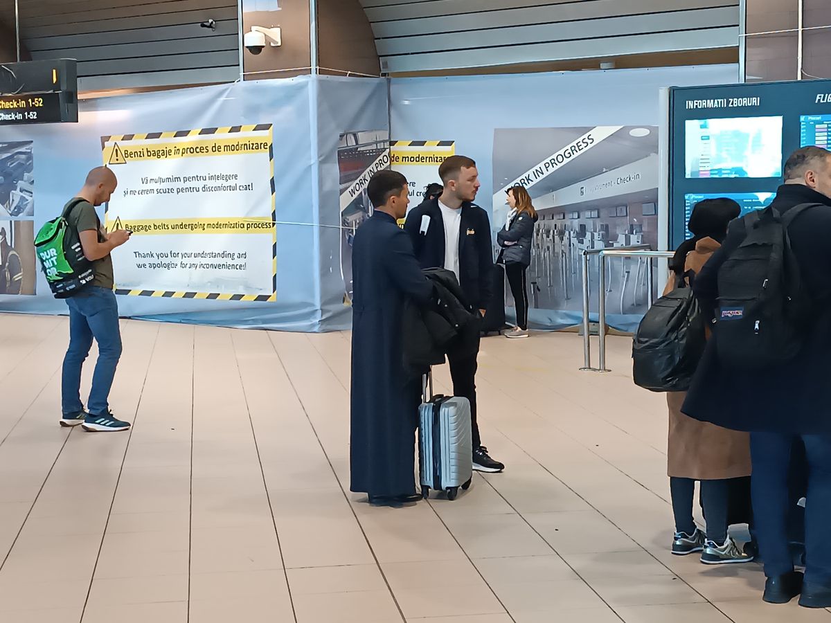 FCSB, spre Salonic... cu Gigi Becali, Luțu și călugării! » Imagini tari de pe aeroport, de la plecarea campioanei