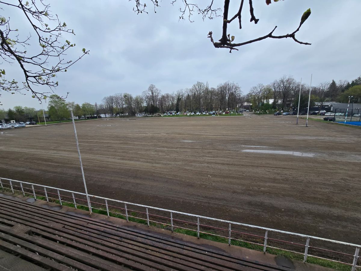 Cum arătau terenul și tribunele CCSS Tei, înainte de modernizare