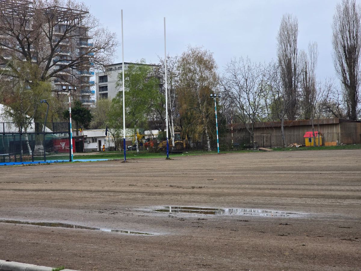 Cum arătau terenul și tribunele CCSS Tei, înainte de modernizare