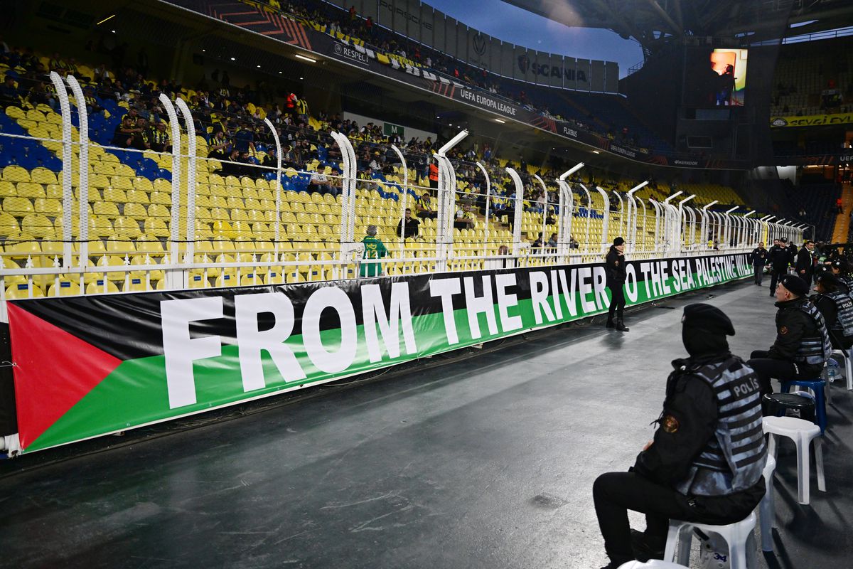 Bannere și proteste împotriva Israelului la meciurile din Europa League și Conference League