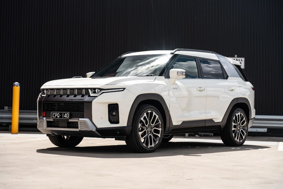 KGM Torres Full Hybrid, noul model de SUV care amenință Dacia