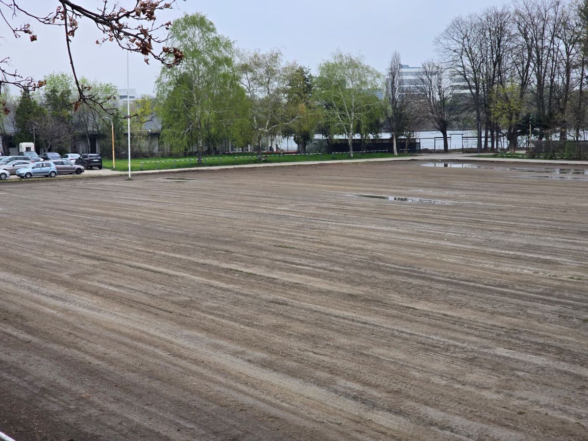 Cum arătau terenul și tribunele CCSS Tei, înainte de modernizare