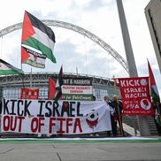 Protest în fața stadionului Wembley / Foto: Imago