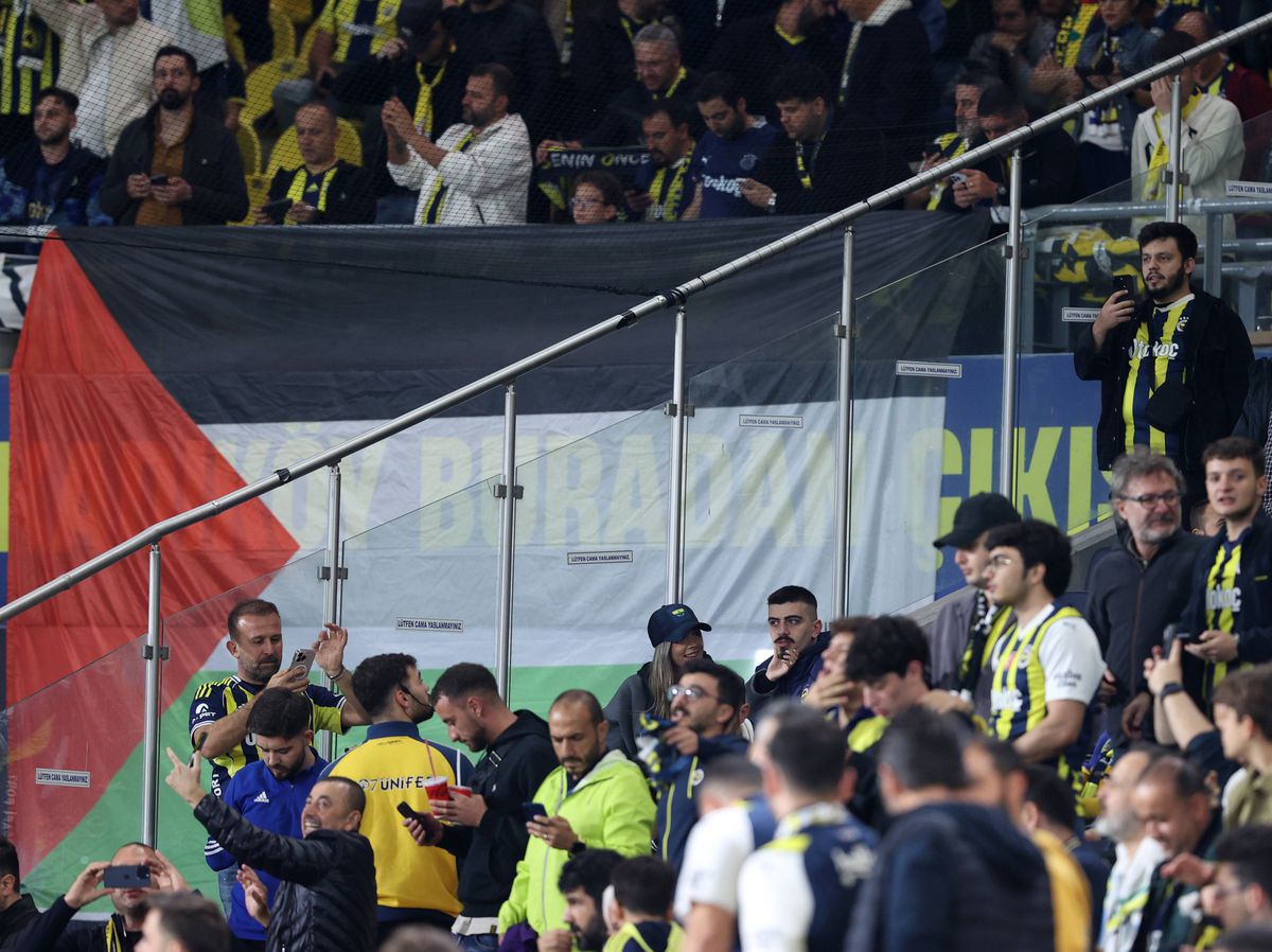 Bannere Palestina în Europa League și Conference League