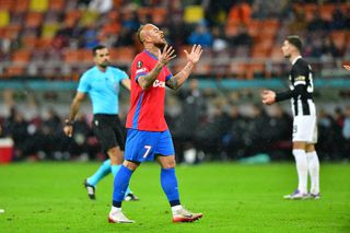 Decizie riscantă la FCSB! Fără schimbare pentru mai mult de 30 de minute cu Young Boys