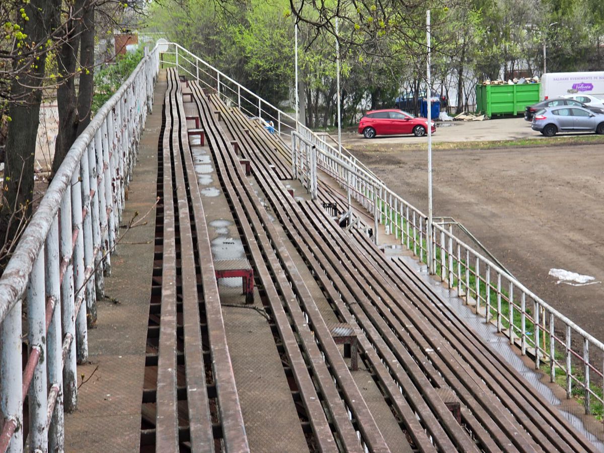 Scandal! Adrian Mutu și „Pescobar” sunt acuzați că administrează abuziv un teren din zona de lux a Capitalei: „S-au făcut stăpâni, nu cred că vom mai juca acolo”