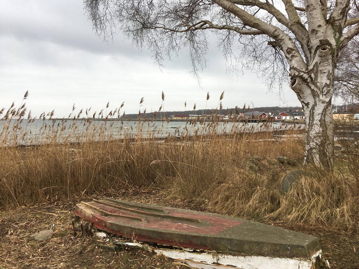 Stadionul Strandvallen și satul Hallevik din Suedia